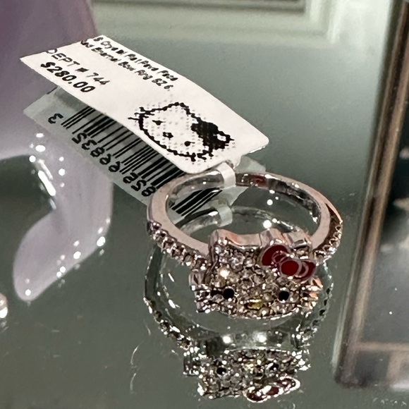 NWT Hello Kitty Crystal Flat Face Pave Red Enamel Bow Ring - Picture 12 of 16